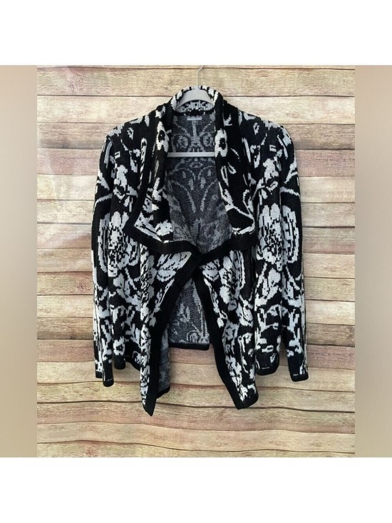 Charlotte Russe Sweaters - Charlotte Russe Women’s Black & White Sweater Open Front Cardigan Size: Medium